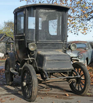 World's first electric car - made in 1910, up for auction ...