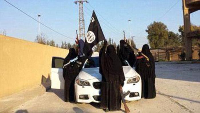 Women Are Whipped Sold And Stoned Former Female Isis Recruiter Warns Girls To Stay Away From 4417